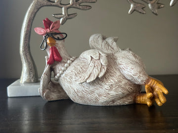 Hen With Glasses & Pearls farmhouse décor, . Great gift - Artisticspacedecor